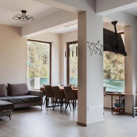 Mountain In With Fireplace & Sauna Villa *