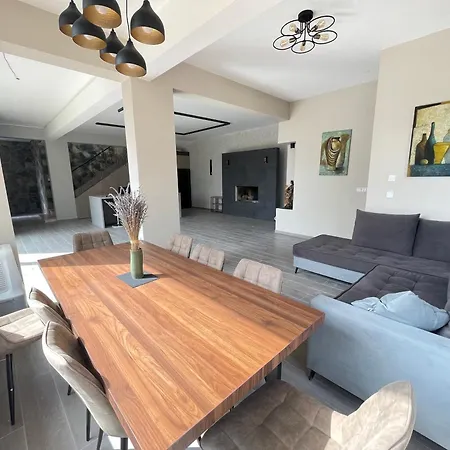 Mountain In With Fireplace & Sauna Вилла