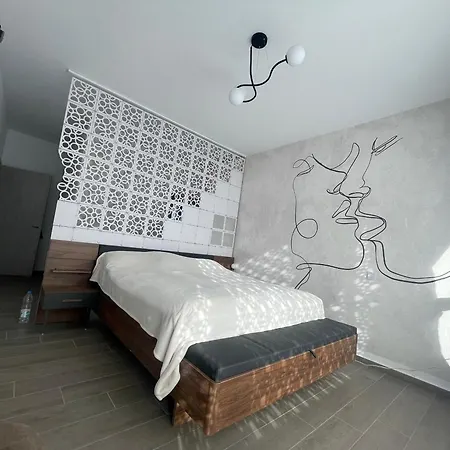 Mountain In With Fireplace & Sauna Villa