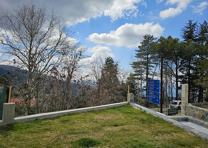 Mountain In With Fireplace & Sauna Villa