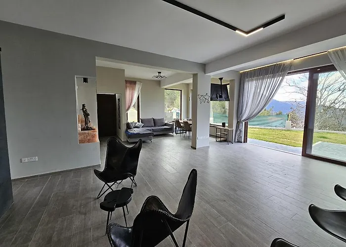 Mountain In With Fireplace & Sauna