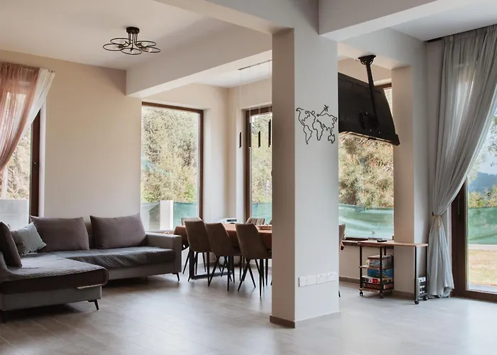 Mountain In With Fireplace & Sauna Villa *